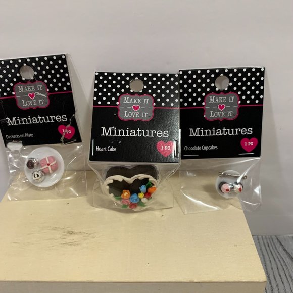 Make It Love It Miniatures Doll House Accessories Desserts Cupcakes Cake NWT - Picture 1 of 9